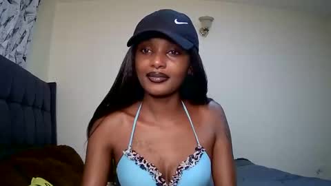 Snapshot of flirtyy_sheery chatting on January 19, 12:50 pm sheery online show from January 19, 12:50 pm