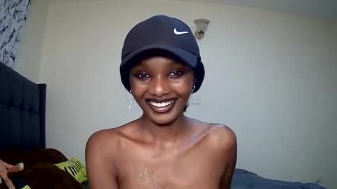 Snapshot of flirtyy_sheery chatting on January 20, 1:00 pm sheery online show from January 20, 1:00 pm