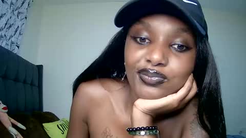 Snapshot of flirtyy_sheery chatting on January 20, 4:01 pm sheery online show from January 20, 4:01 pm