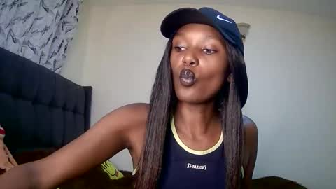 Snapshot of flirtyy_sheery chatting on January 25, 10:51 am sheery online show from January 25, 10:51 am