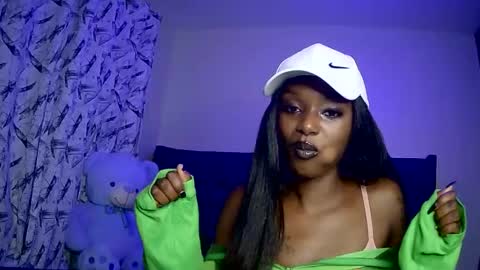 Snapshot of flirtyy_sheery chatting on February 10, 2:52 am sheery online show from February 10, 2:52 am