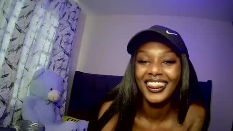 Snapshot of flirtyy_sheery chatting on February 14, 6:12 am sheery online show from February 14, 6:12 am