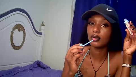Snapshot of flirtyy_sheery chatting on February 17, 4:09 am sheery online show from February 17, 4:09 am