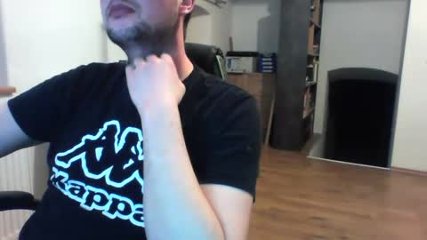 Snapshot of flocki1994 chatting on February 9, 4:57 am flocki1994 online show from February 9, 4:57 am