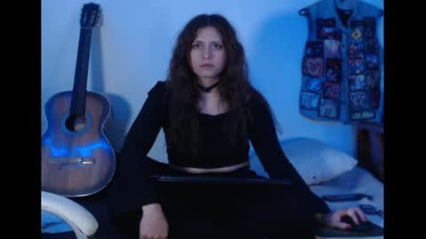 flor3citarockera online show from May 8, 12:32 pm