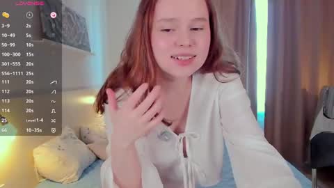 Snapshot of flora_fiore chatting on July 10, 6:17 am Hayley I WILL COME BACK ON MAY 27TH 6pm UTC online show from July 10, 6:17 am