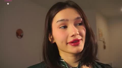 Snapshot of floralmuse chatting on November 2, 4:15 am Viola online show from November 2, 4:15 am