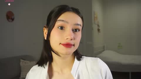 Snapshot of floralmuse chatting on November 16, 4:29 am Viola online show from November 16, 4:29 am