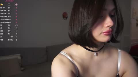 Snapshot of floralmuse chatting on January 8, 4:37 am Viola online show from January 8, 4:37 am