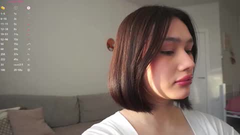 Snapshot of floralmuse chatting on January 17, 5:34 am Viola online show from January 17, 5:34 am