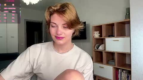 Snapshot of florenceheatly chatting on July 15, 3:17 pm Flora online show from July 15, 3:17 pm
