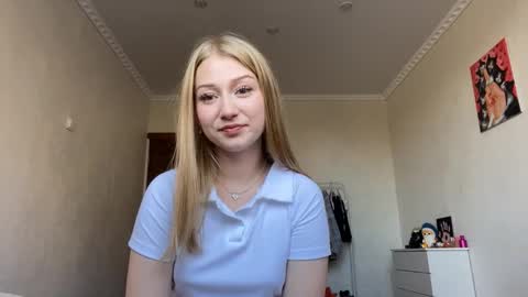 Snapshot of florencesilverthorn chatting on September 23, 9:34 am May online show from September 23, 9:34 am