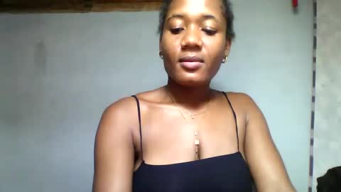 Snapshot of florencia011 chatting on February 14, 1:02 am florencia011 online show from February 14, 1:02 am