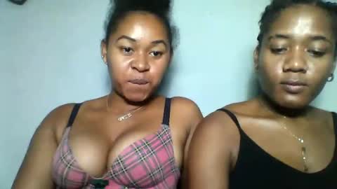 Snapshot of florencia011 chatting on February 26, 10:31 pm florencia011 online show from February 26, 10:31 pm