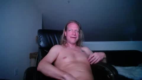 Snapshot of floridacat017 chatting on February 16, 3:35 am Double-D online show from February 16, 3:35 am