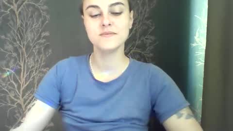 Snapshot of flower_bluee chatting on May 29, 5:49 am Ambika 3 online show from May 29, 5:49 am