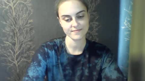 Snapshot of flower_bluee chatting on June 16, 11:35 am Ambika 3 online show from June 16, 11:35 am