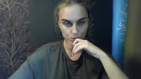 Snapshot of flower_bluee chatting on August 3, 9:26 am Ambika 3 online show from August 3, 9:26 am