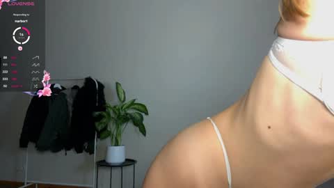Snapshot of flowercandy33 chatting on December 28, 5:14 pm Flower online show from December 28, 5:14 pm