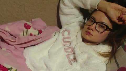 Snapshot of flowercandydoll chatting on December 14, 2:45 am say meow and send tip  online show from December 14, 2:45 am