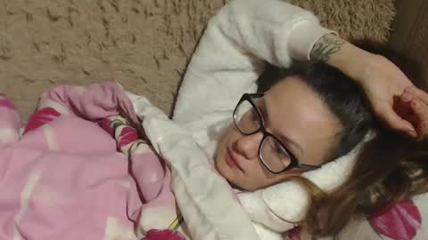 Snapshot of flowercandydoll chatting on December 21, 12:20 am say meow and send tip  online show from December 21, 12:20 am