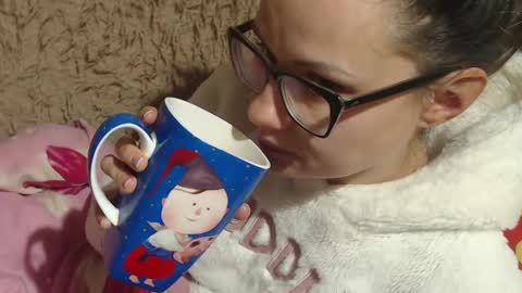 Snapshot of flowercandydoll chatting on December 27, 10:16 pm say meow and send tip  online show from December 27, 10:16 pm