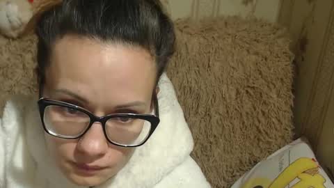 Snapshot of flowercandydoll chatting on December 28, 1:18 am say meow and send tip  online show from December 28, 1:18 am