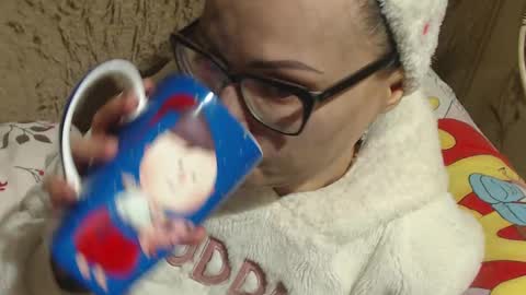 Snapshot of flowercandydoll chatting on February 9, 10:11 pm say meow and send tip  online show from February 9, 10:11 pm