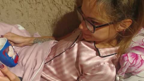 Snapshot of flowercandydoll chatting on September 9, 11:15 pm say meow and send tip  online show from September 9, 11:15 pm