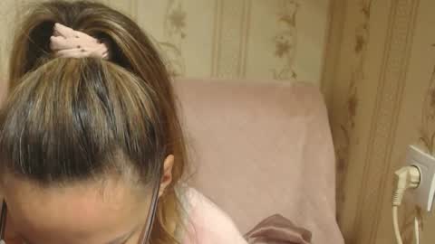 Snapshot of flowercandydoll chatting on October 18, 9:10 am say meow and send tip  online show from October 18, 9:10 am