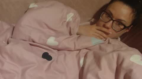 Snapshot of flowercandydoll chatting on February 19, 9:11 pm say meow and send tip online show from February 19, 9:11 pm