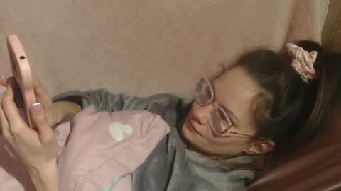 Snapshot of flowercandydoll chatting on March 22, 7:06 pm say meow and send tip online show from March 22, 7:06 pm