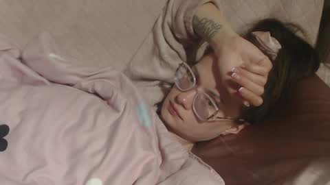 Snapshot of flowercandydoll chatting on March 31, 11:38 pm say meow and send tip online show from March 31, 11:38 pm