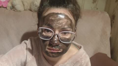 Snapshot of flowercandydoll chatting on April 3, 11:58 pm say meow and send tip online show from April 3, 11:58 pm