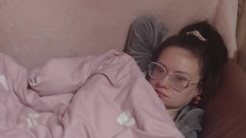 say meow and send tip  online show from March 20, 11:04 am