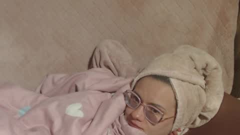 say meow and send tip  online show from March 27, 9:47 pm