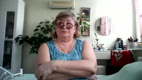 Flowerlower online show from February 8, 1:22 pm