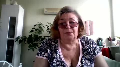 Flowerlower online show from March 1, 9:51 am