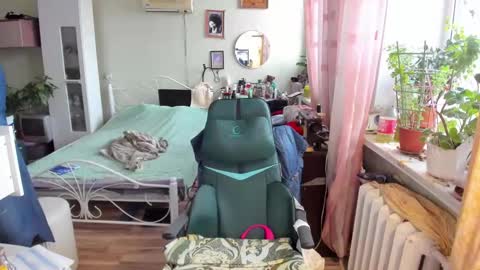 Flowerlower online show from March 19, 1:04 pm