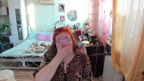 Flowerlower online show from May 16, 5:01 pm