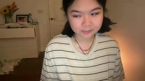 Snapshot of flowerlvr chatting on January 20, 5:59 am flowerlvr online show from January 20, 5:59 am