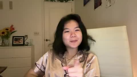 Snapshot of flowerlvr chatting on February 2, 1:02 am flowerlvr online show from February 2, 1:02 am