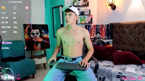 Snapshot of flowers109 chatting on November 25, 1:49 am flowers109 online show from November 25, 1:49 am