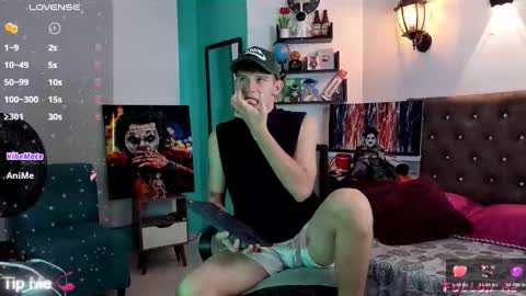 Snapshot of flowers109 chatting on December 4, 11:02 pm flowers109 online show from December 4, 11:02 pm