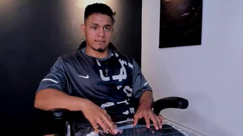 Snapshot of floyd212_vibes chatting on March 18, 3:20 am floyd online show from March 18, 3:20 am