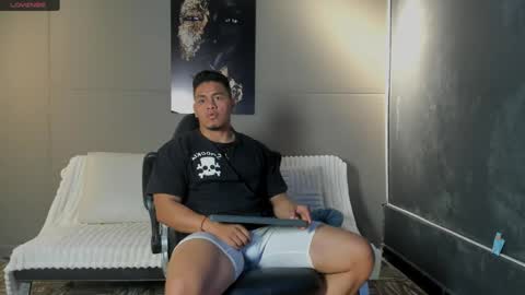 Snapshot of floyd212_vibes chatting on April 4, 11:35 pm floyd online show from April 4, 11:35 pm