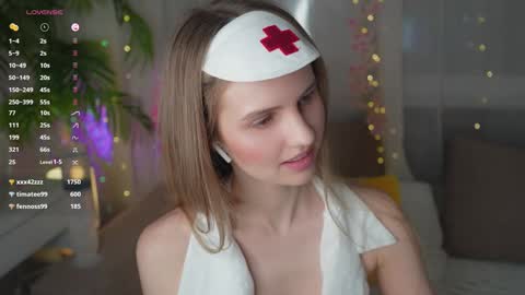Snapshot of fluffy_angel chatting on December 28, 3:15 pm Adeline online show from December 28, 3:15 pm