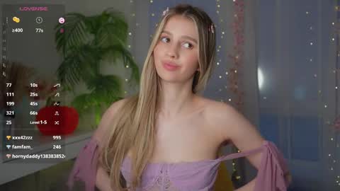 Snapshot of fluffy_angel chatting on March 3, 3:09 pm Adeline online show from March 3, 3:09 pm
