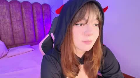  FLUFFY BUBBLE  online show from November 30, 4:38 am