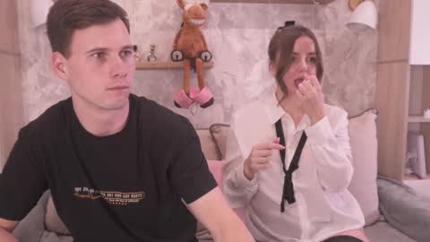 Snapshot of fluffy_hat chatting on February 1, 4:27 pm Fluffy and Krut online show from February 1, 4:27 pm